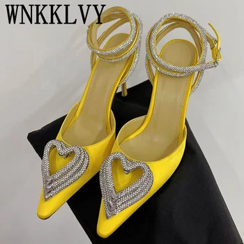 2023 Нови декоративни сандали Love дамски сандали на висок ток с остър пръсти и тясна лента, лятна чубрица банкетни сватбени страхотни дамски обувки