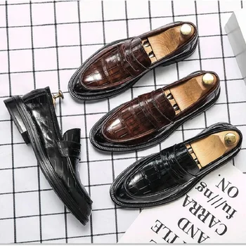 Бизнес Официална кожени Мъжки обувки в британския стил Тенденция на корейската версия на Ежедневни Мъжки обувки на дебела подметка Tide D2H17