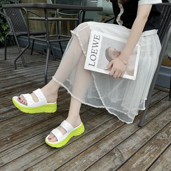 Дамски джапанки на платформа и танкетке с отворени пръсти, летни лаконичен ежедневни сандали от изкуствена кожа за жени, градинска модни дамски обувки-джапанки