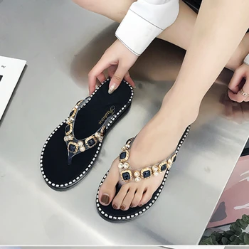 Дамски обувки, лидер на продажбите 2023 година, чехли, дамски чехли, летни модни джапанки с кръгла пръсти, украсени с метални с кристали, на равна подметка, Zapatos