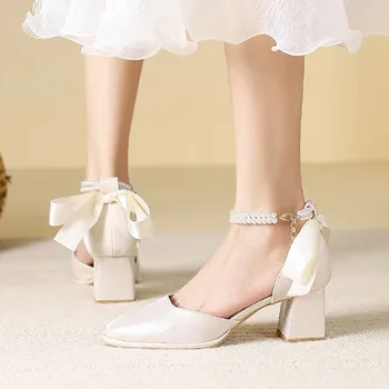 Женските Сватбени обувки За младоженци, Бели сандали с каишка на щиколотке и мъниста, Обувки-лодка с лък Отзад, Лятна Обувки На висок ток Sandalias mujer 1152L