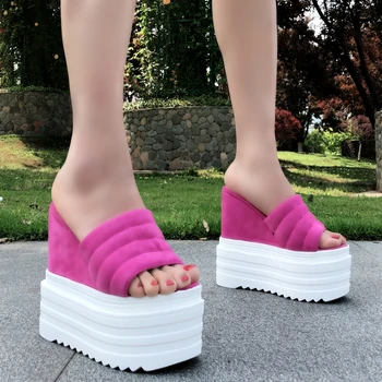 Летни дамски чехли 13 см 2023, корейската версия на диви нескользящих тапочек на висок ток, с мека подметка, плажни сандали и чехли