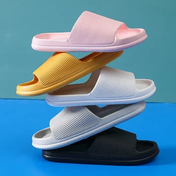 Модни лаконичен дамски чехли, летни леки домашни чехли за баня върху плоска подметка от EVA, удобни масажни женски пързалки за помещения