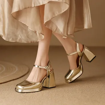 Обувки на висок ток, голям размер с квадратни пръсти, обувки на дебелите ток с метален дизайн, мода и персонални