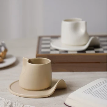 Скандинавска керамични чашата за кафе и комплект кухненска посуда, домашна чаша ръчна изработка, креативна чаша за пиене на мляко, украса на кафене в хола